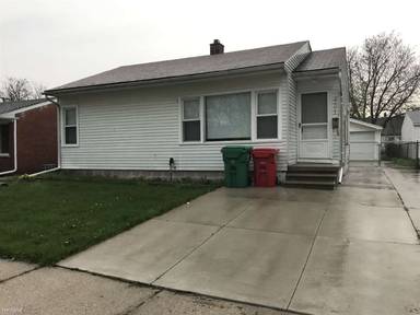 Main picture of 22095 Schroeder Ave