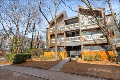 Main picture of 434 W 8th St