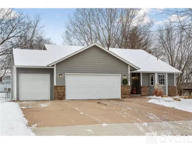 Main picture of 9029 Rosewood Ln N