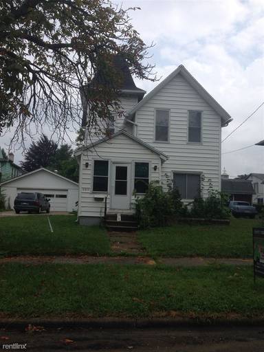 Main picture of 205 S Pleasant St