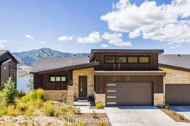 Main picture of 11363 N Shoreline Ct