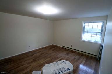 Main picture of 64 Maple St