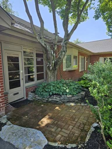 Main picture of 764 W Hamilton Ave
