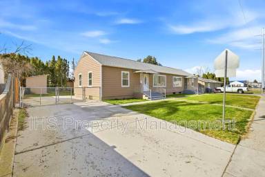 Main picture of 1105 Thayer Dr