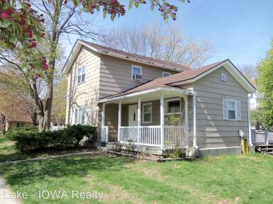 Main picture of 500 3rd Ave N