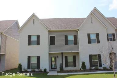 Main picture of 100 Robbins Cir