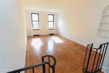 Main picture of 315 W 21st St