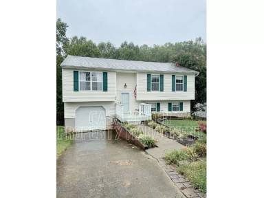 Main picture of 108 Village Ln