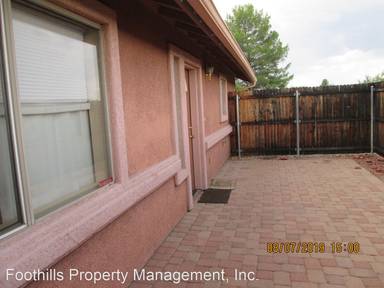 Main picture of 4012 E Mission Ln