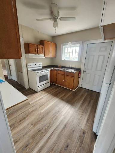 Main picture of 3242 Pine Ave