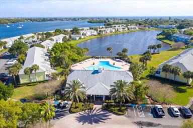 Main picture of 102 Pompano Dr SE
