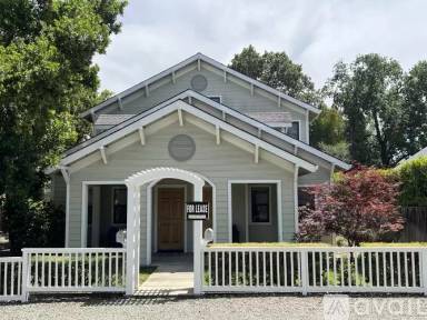 Main picture of 2043 Madison St