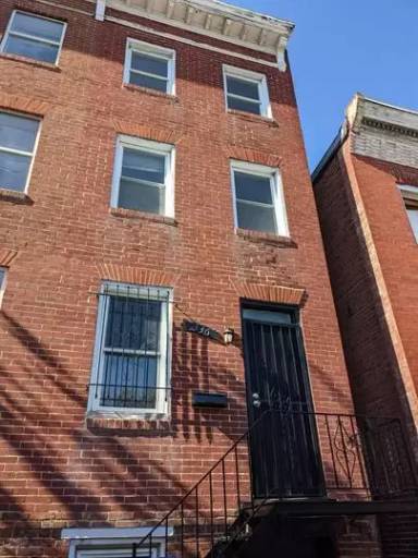Main picture of 328 S Calhoun St
