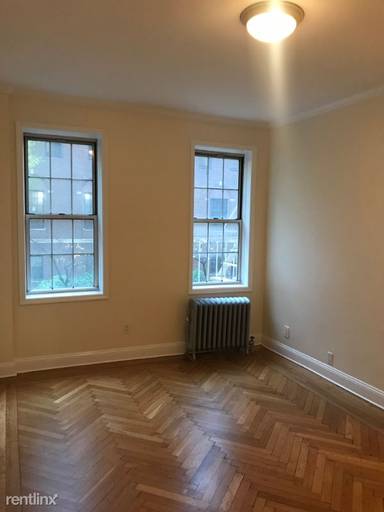 Main picture of 117 W 13th St