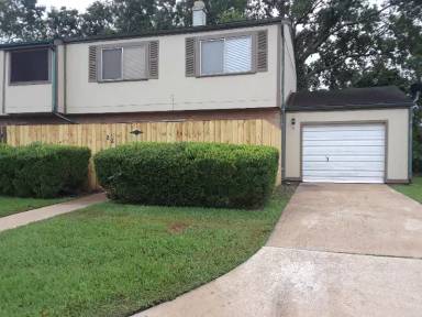 Main picture of 5915 Fairmeadow St