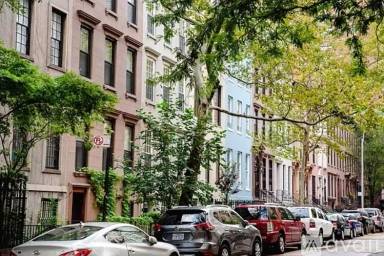 Main picture of E 78th St