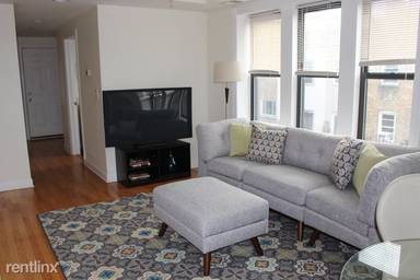 Main picture of 6440 N Leavitt St