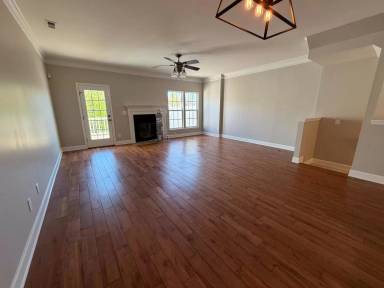 Main picture of 13812 Hill St