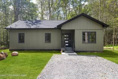 Main picture of 1540 Lake Ln