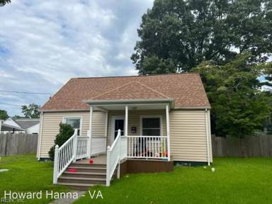 Main picture of 500 Fresh Meadow Rd