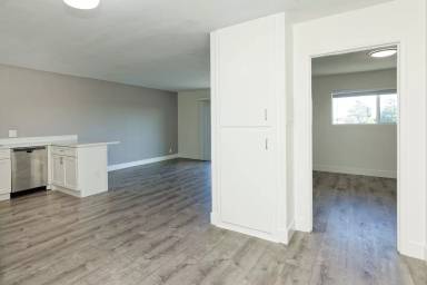 Main picture of 355 Estabrook St