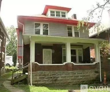 Main picture of 319 E 18th Ave