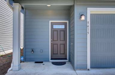 Main picture of 5615 NE 52nd Pl