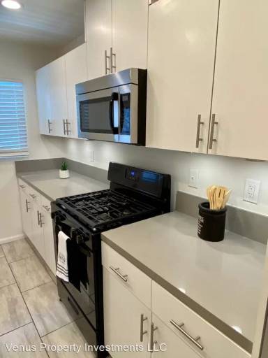 Main picture of 12360 Magnolia Blvd