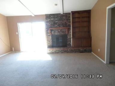 Main picture of 2611 NE Lake Ave
