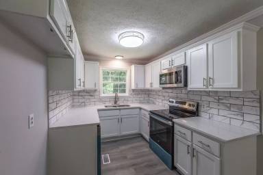 Main picture of 28 Falcon Rd