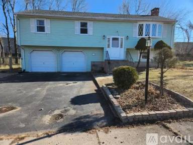Main picture of 24 Echo Ln