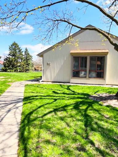 Main picture of 35 Colony West Dr