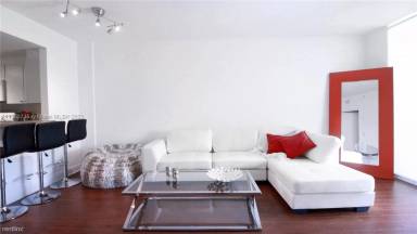 Main picture of Vue At Brickell Condo