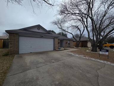 Main picture of 1820 Fleetwood Dr