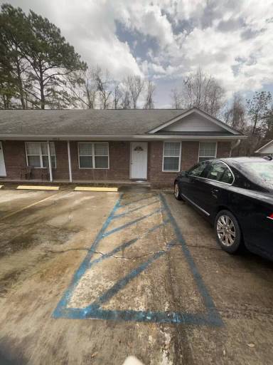 Main picture of 976 Live Oak Dr