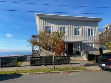Main picture of 1511 11th Ave W