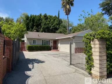 Main picture of 5407 Woodman Ave