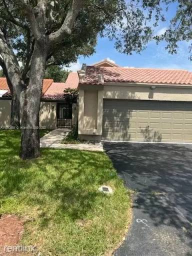 Main picture of 540 Patio Village Way