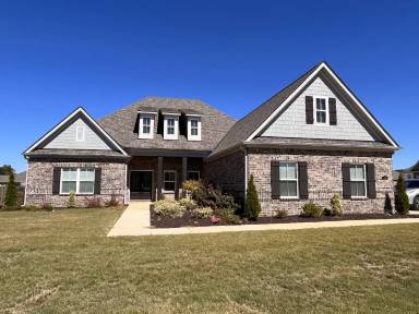 Main picture of 100 Hathaway Ln