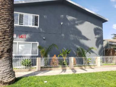 Main picture of 1411 E 20th St