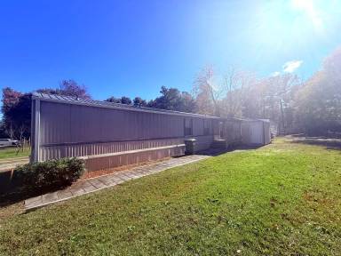 Main picture of 5512 Forest Ave
