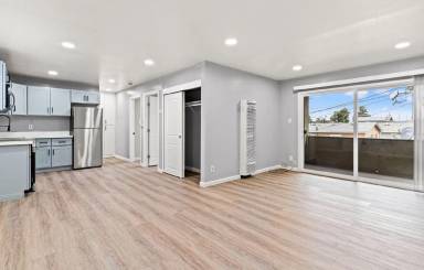 Main picture of 7402 Lockwood St