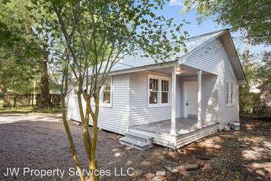 Main picture of 519 1/2 N Van Buren St