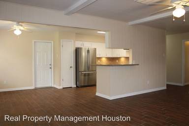 Main picture of 947 W Bertrand St