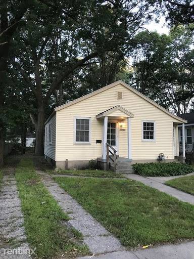Main picture of 2243 Austin St