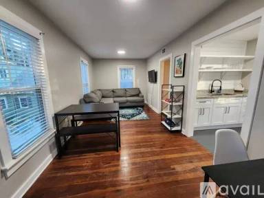 Main picture of 201 W 16th St