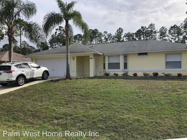 Main picture of 40 Point of Woods Dr