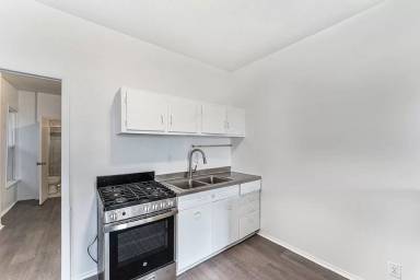 Main picture of 172 W Maple Ave