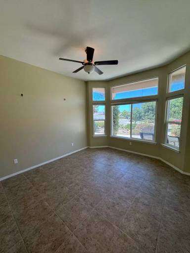 Main picture of 250 Dahlia St