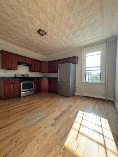 Main picture of 164 W Bigelow St